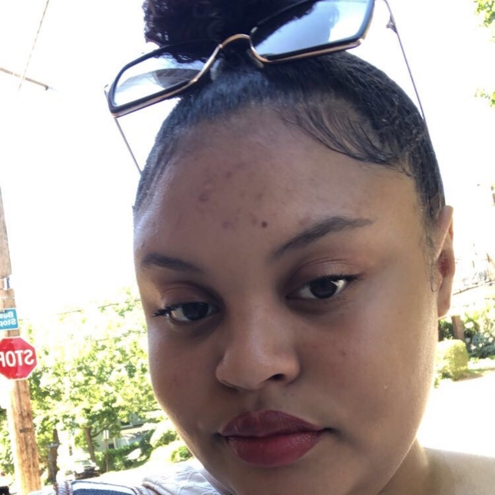 Meet your Posher, Leila